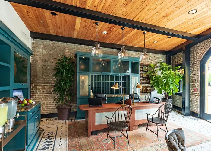 Andrew Pinckney Inn